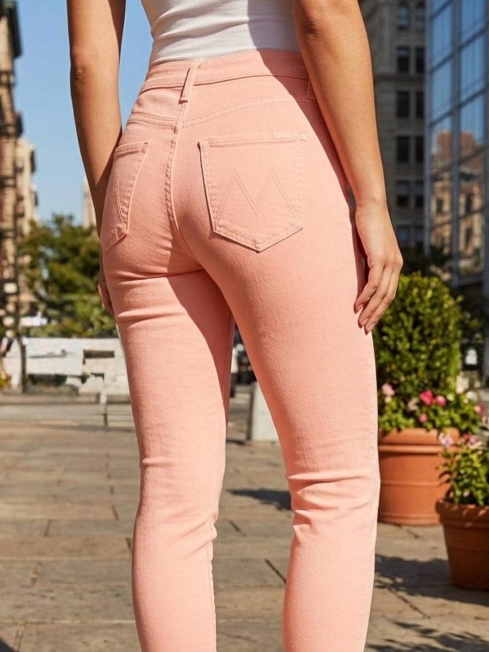MOTHER DENIM THE LOOKER ANKLE STEP FRAY JEAN - PINK LEMONADE SIZE 28